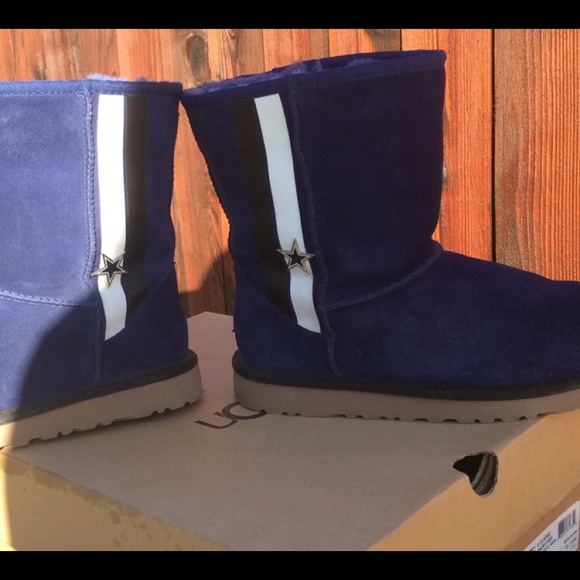 Like NEW UGG Dallas Cowboy embellished - Picture 5 of 6